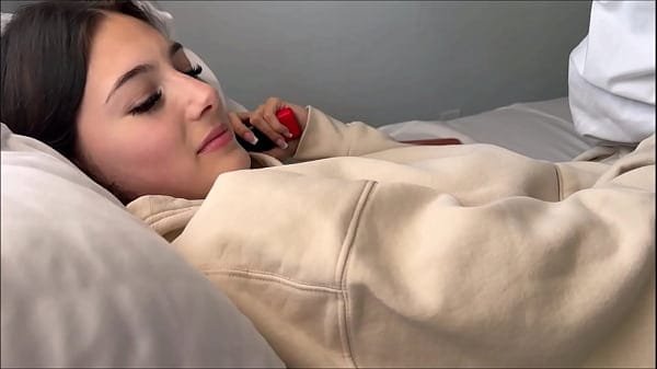 [FamilyTherapy] Sick Day With StepSister