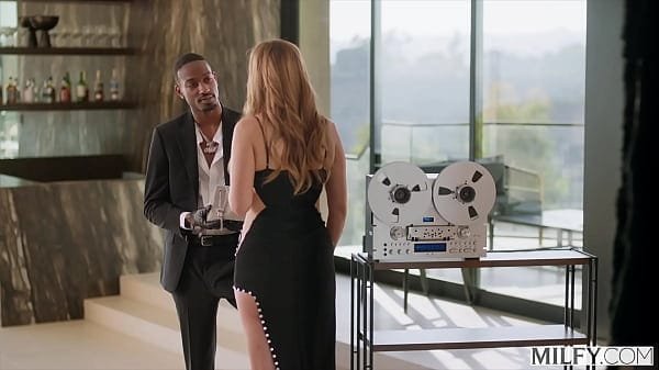 [MILFY] Tanya is tired of playing the society wife, and now she wants her limo driver