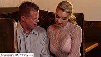 [Naughty America] Blonde babe Gabbie Carter fucks father’s friend at work