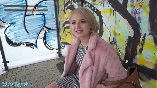 [PublicAgent] Amateur college teen with short hair chatted up at busstop