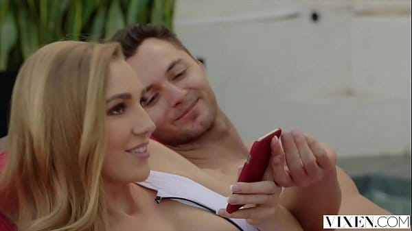 [VIXEN] Attractive Babe Picks up What She Deserves